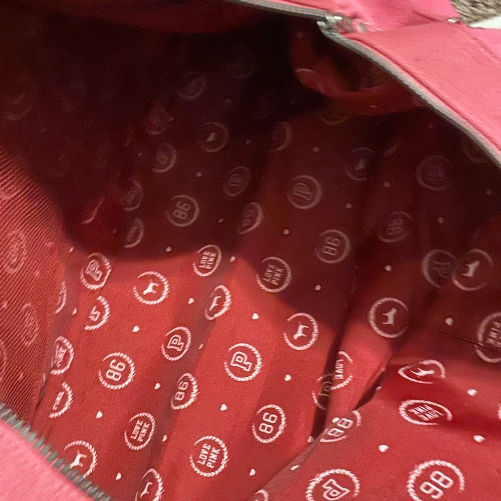 Pink huge duffle bag - Picture 4 of 11